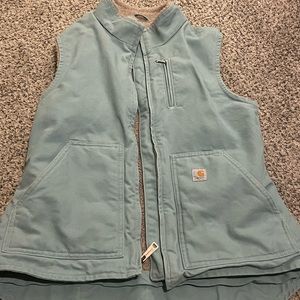 Women’s Carhartt Green/Blue Heavy duty thick best! Size Medium (8/10).